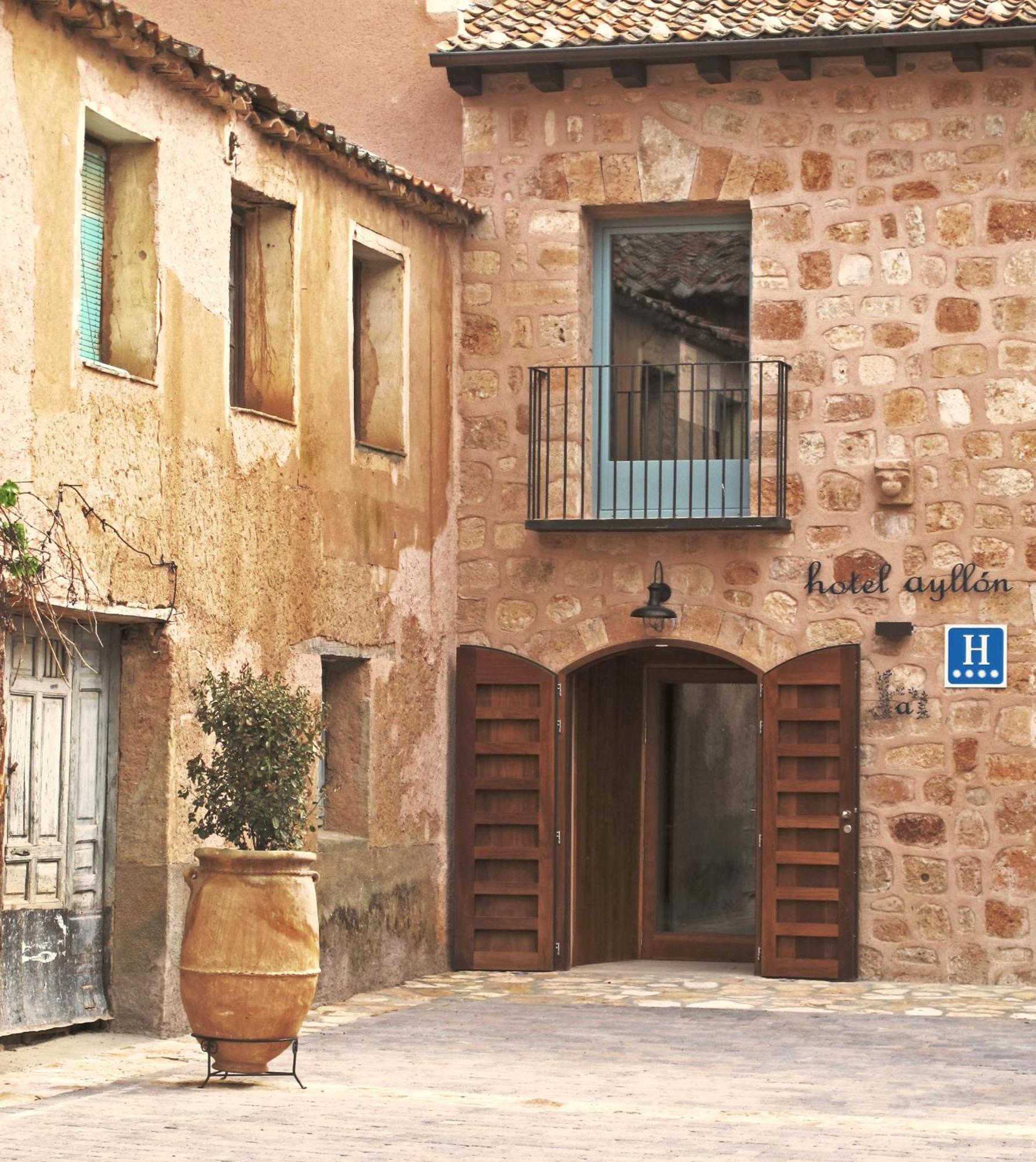 Hotel Ayllón Exterior foto